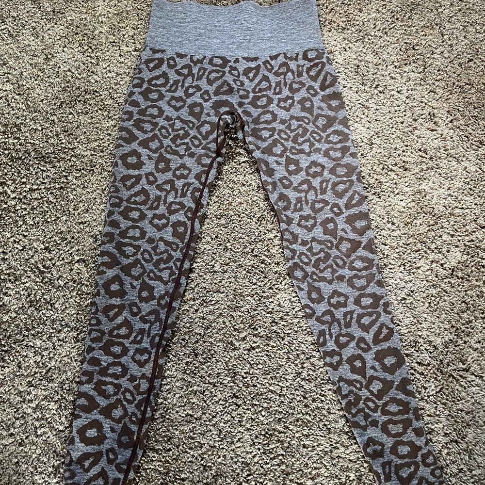 PeachyBum Leggings, size small! Worn twice.